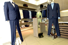 Alexandre Béziers est une boutique de vêtements pour hommes qui vend aussi des costumes (® SAAM stéphane DELCHAMBRE)
