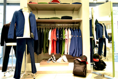 Boutique Alexandre Béziers vend des vêtements pour hommes en centre-ville.(® SAAM stéphane DELCHAMBRE°