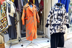 Boutique Autresor Béziers vend des vêtements pour femmes, dont des grandes tailles