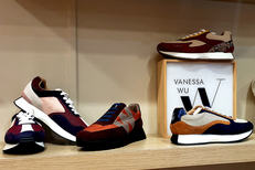Madame M à Béziers centre vend des sneakers Vanessa Wu