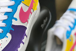 Switch On est un magasin de chaussures à Béziers qui propose de personnaliser vos sneakers pour qu'ils soient uniques. (® SAAM fabrice CHORT)